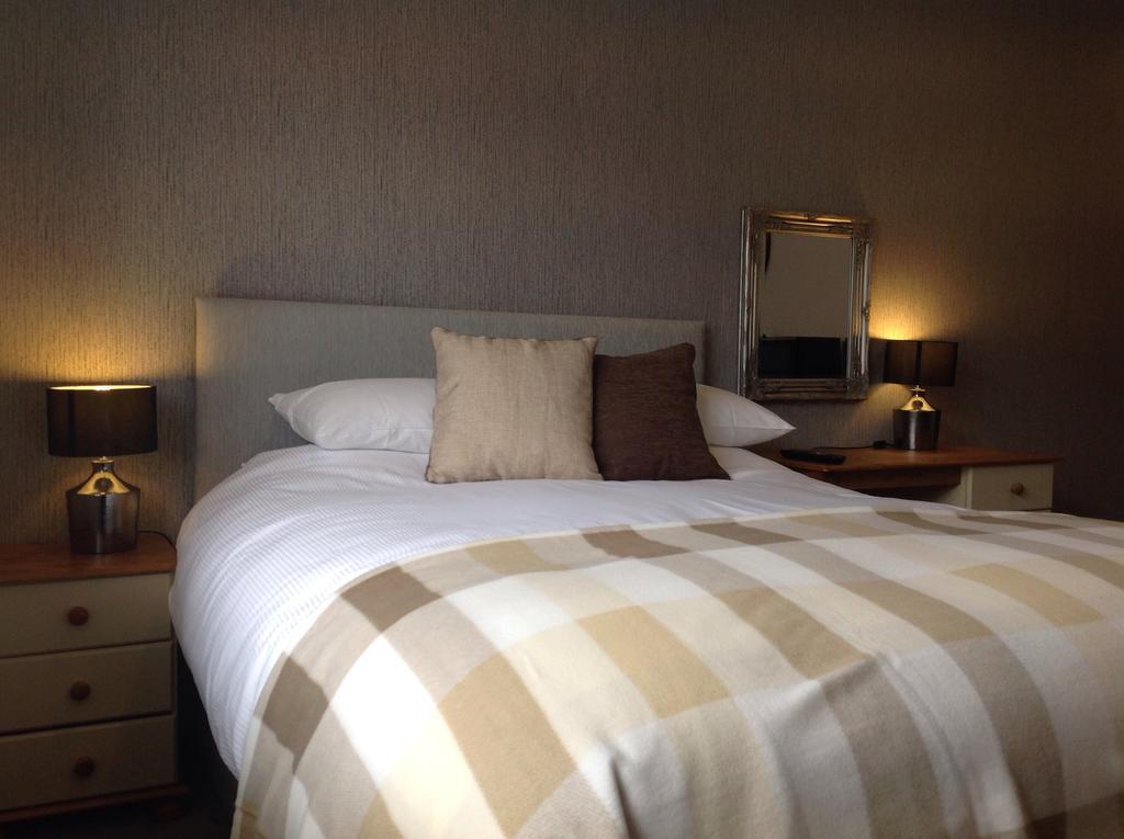 Rooms @ Number Six Окем Екстериор снимка