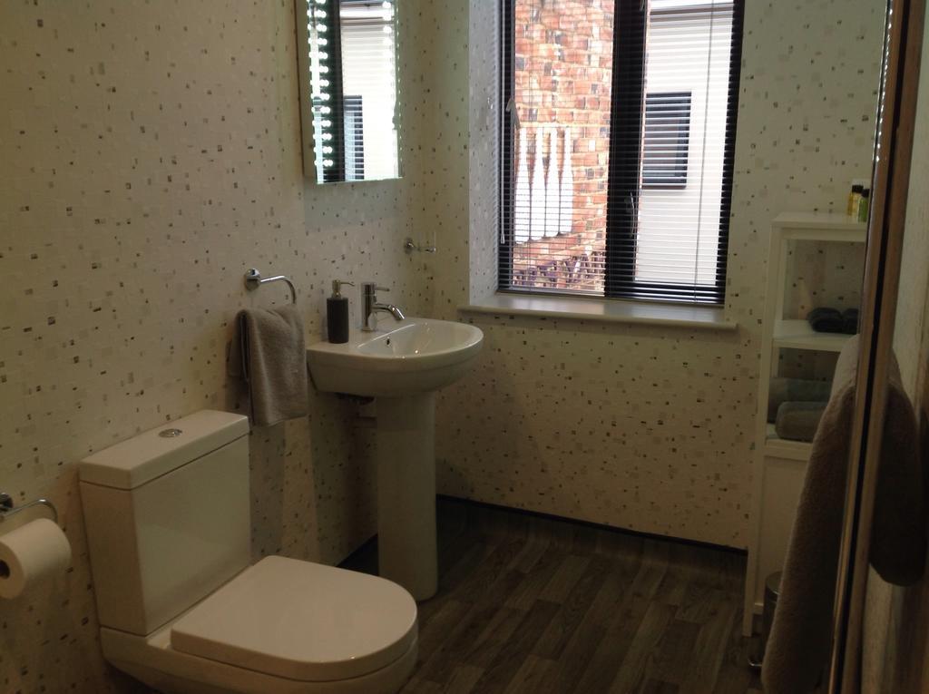 Rooms @ Number Six Окем Екстериор снимка