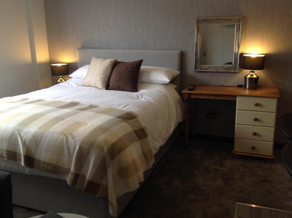 Rooms @ Number Six Окем Екстериор снимка