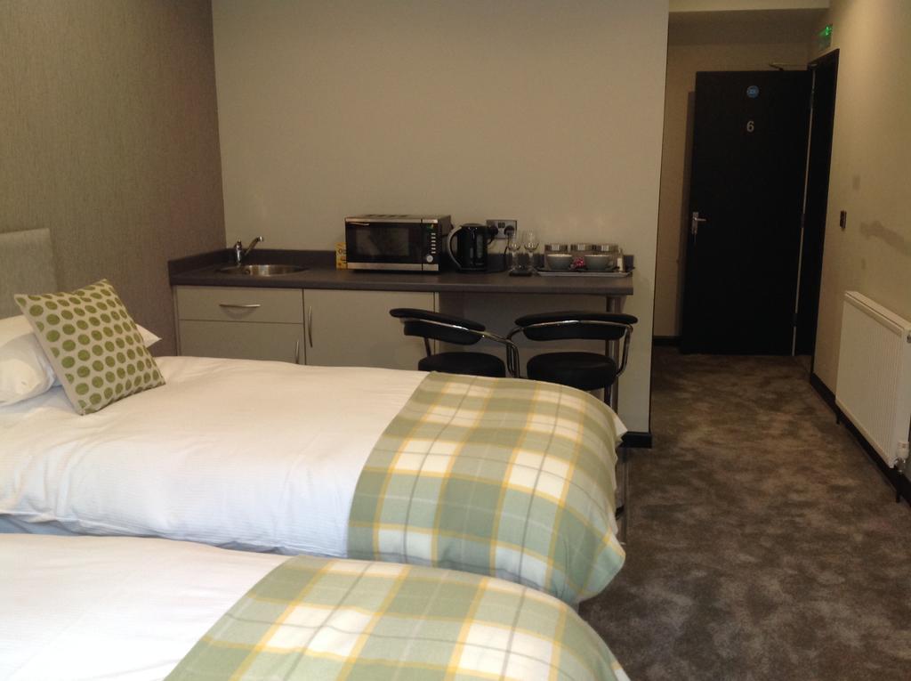 Rooms @ Number Six Окем Екстериор снимка