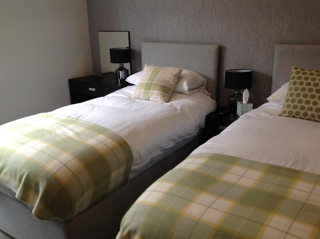 Rooms @ Number Six Окем Екстериор снимка