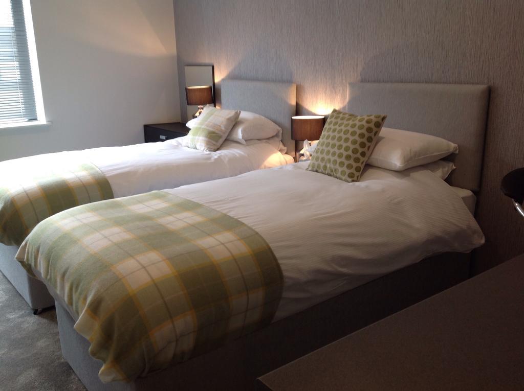Rooms @ Number Six Окем Екстериор снимка