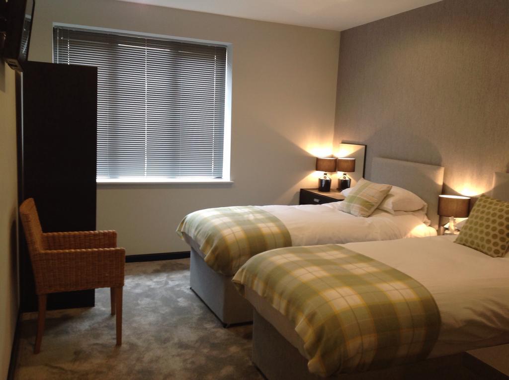Rooms @ Number Six Окем Екстериор снимка